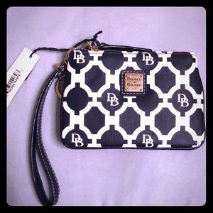 BNWT Dooney & Bourke wristlet